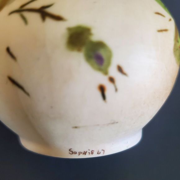 1967 4" Bud Flower Vase Midcentury Hand Painted Bisque Porcelain Signed Sophie - Picture 5 of 10